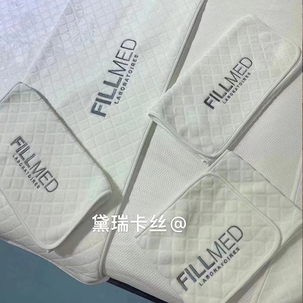 Towel Set Of Three, Including Pillow Towel, Towel, And Head Towel. The Absorbent Fabric Is Soft And Does Not Shed Hair Customizable LOGO